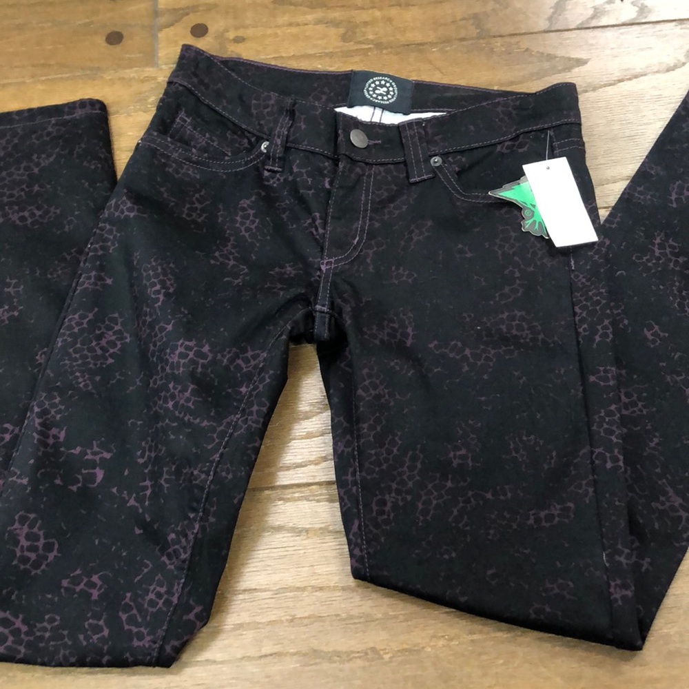 Lrg denim NWT! 25 Rare